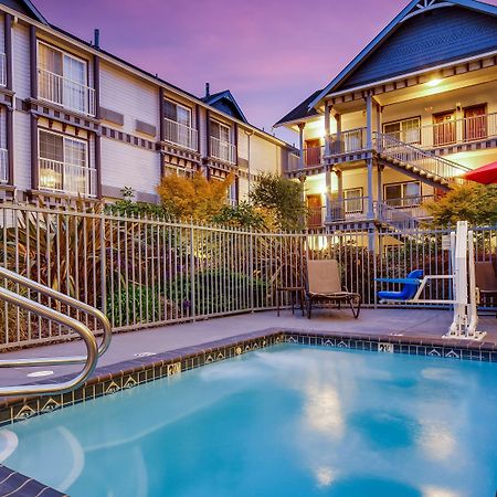 Best Western Plus Bayshore Inn Юрика Экстерьер фото