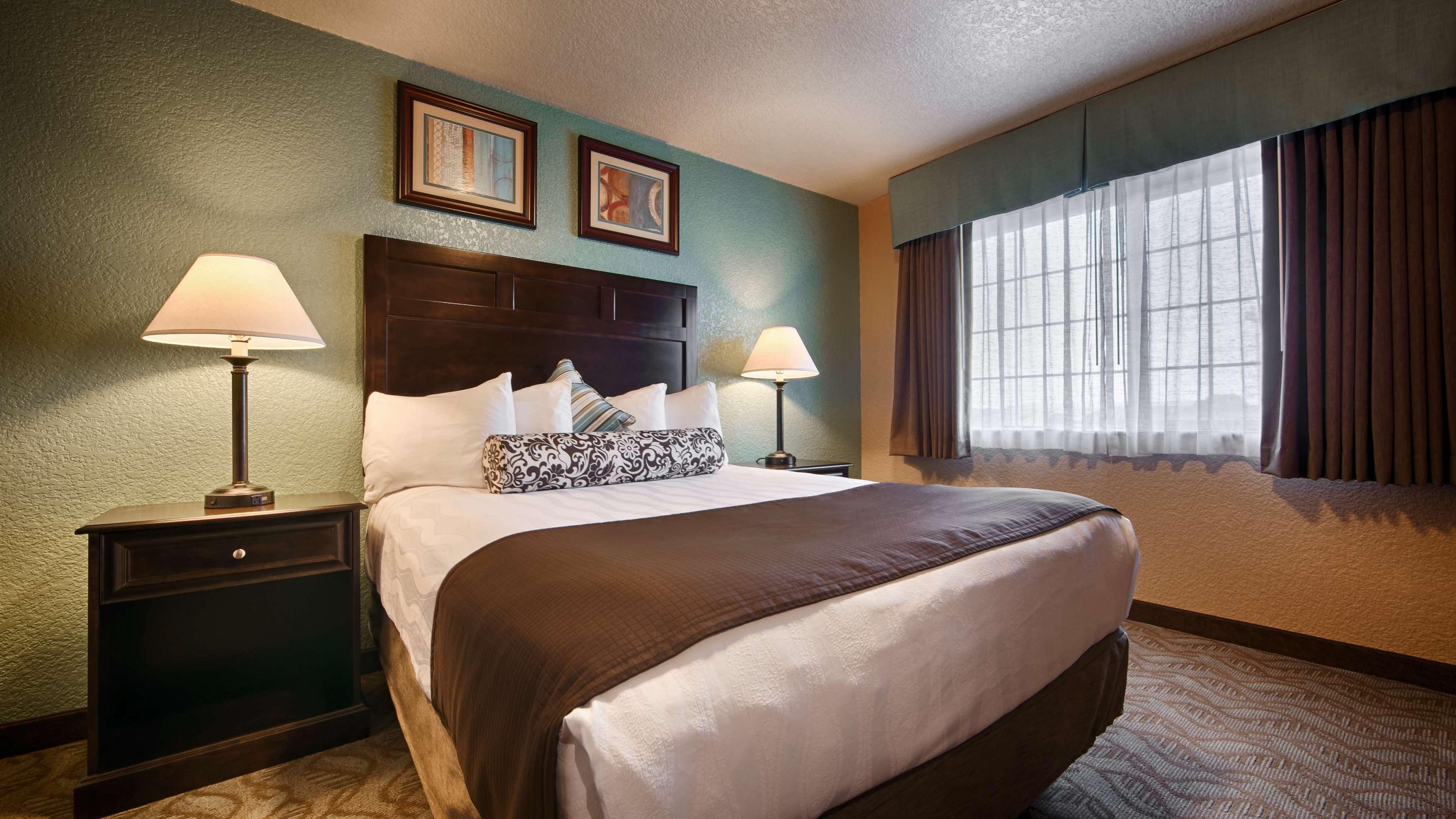 Best Western Plus Bayshore Inn Юрика Экстерьер фото