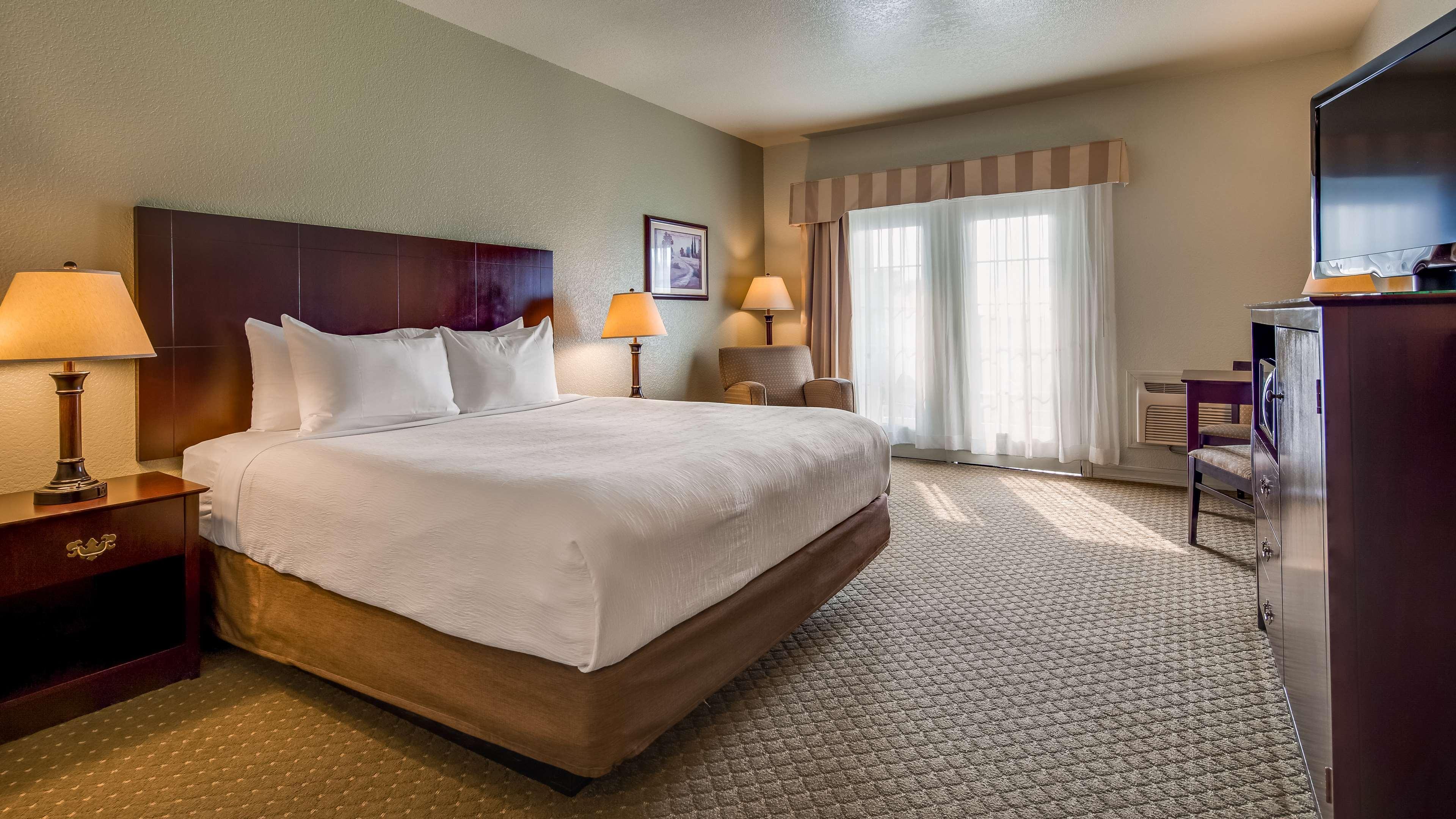 Best Western Plus Bayshore Inn Юрика Экстерьер фото