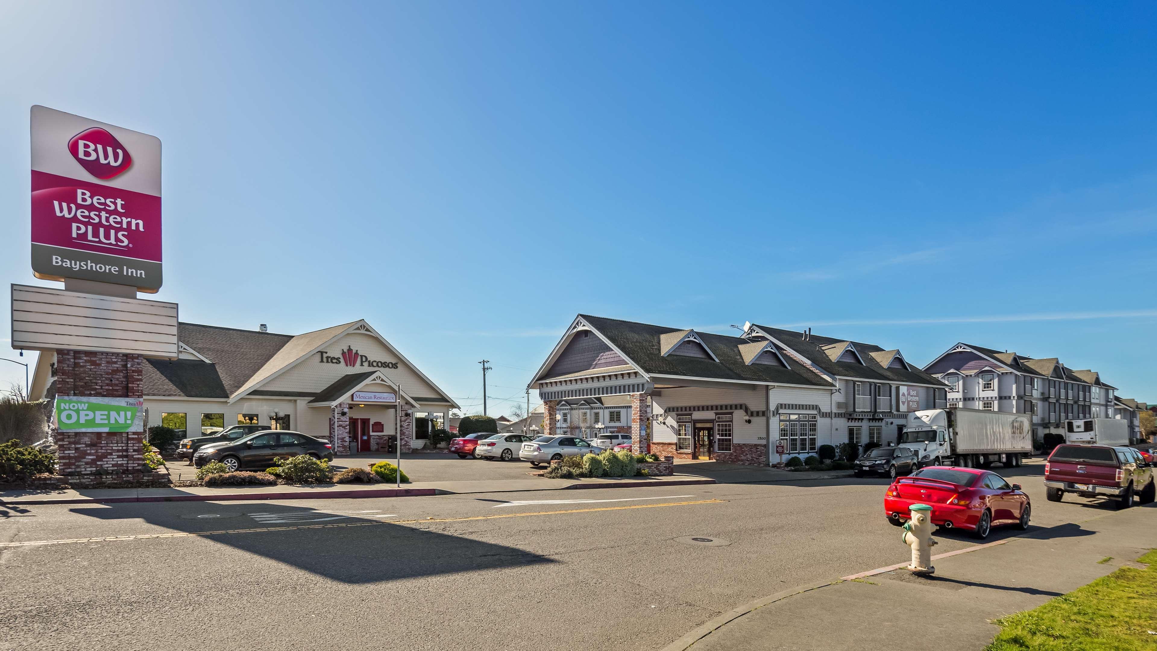 Best Western Plus Bayshore Inn Юрика Экстерьер фото