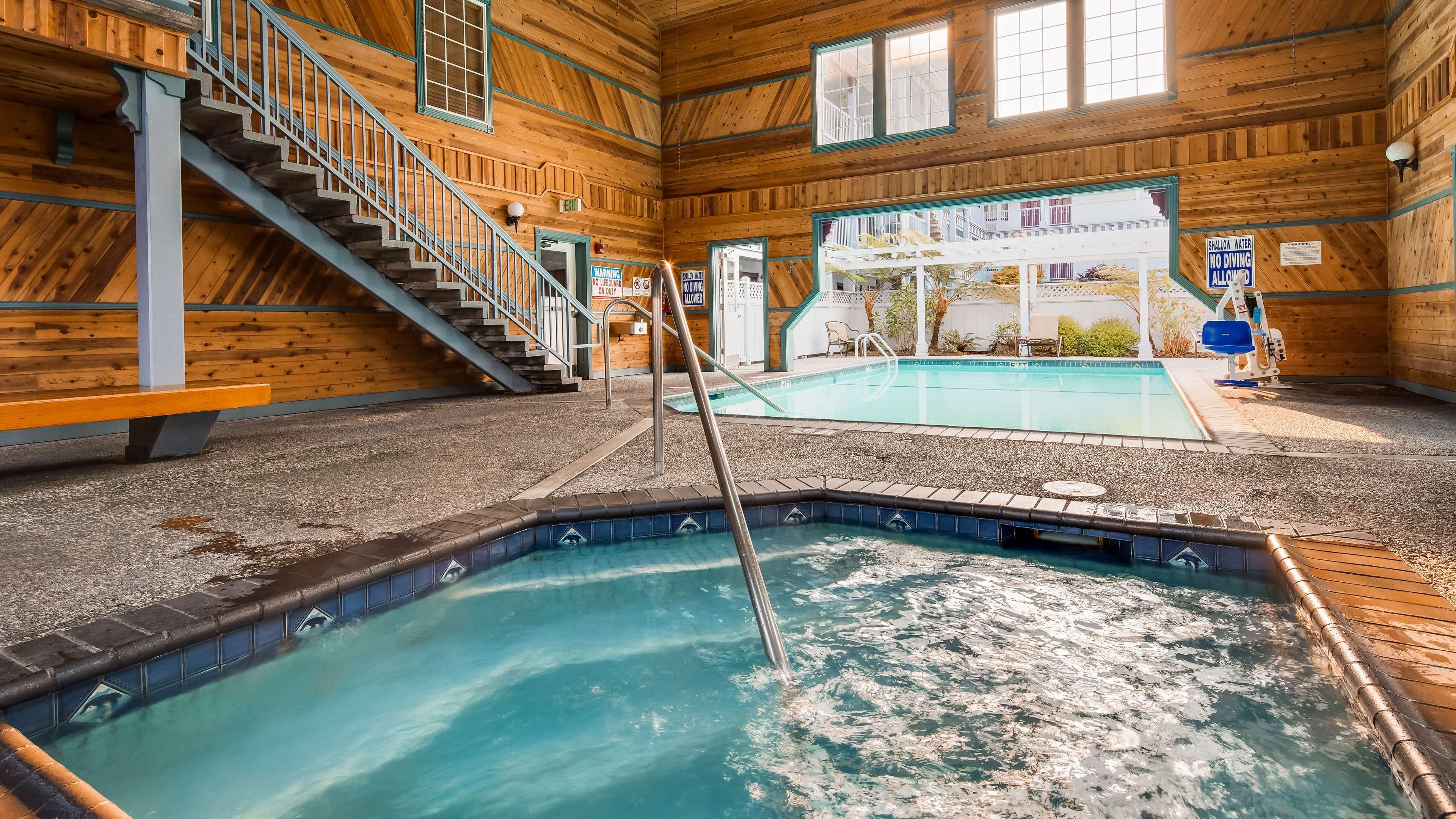 Best Western Plus Bayshore Inn Юрика Экстерьер фото