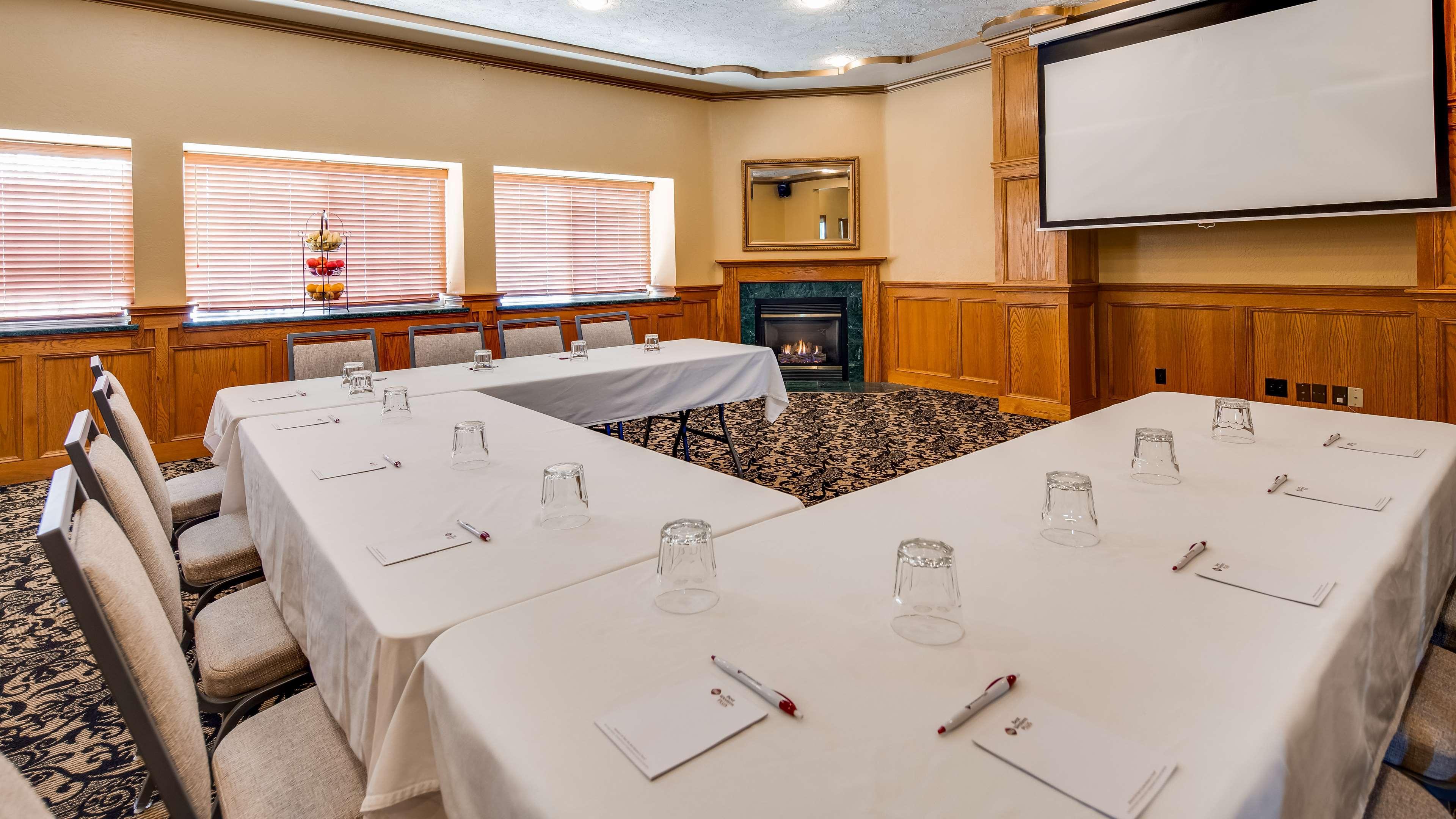 Best Western Plus Bayshore Inn Юрика Экстерьер фото