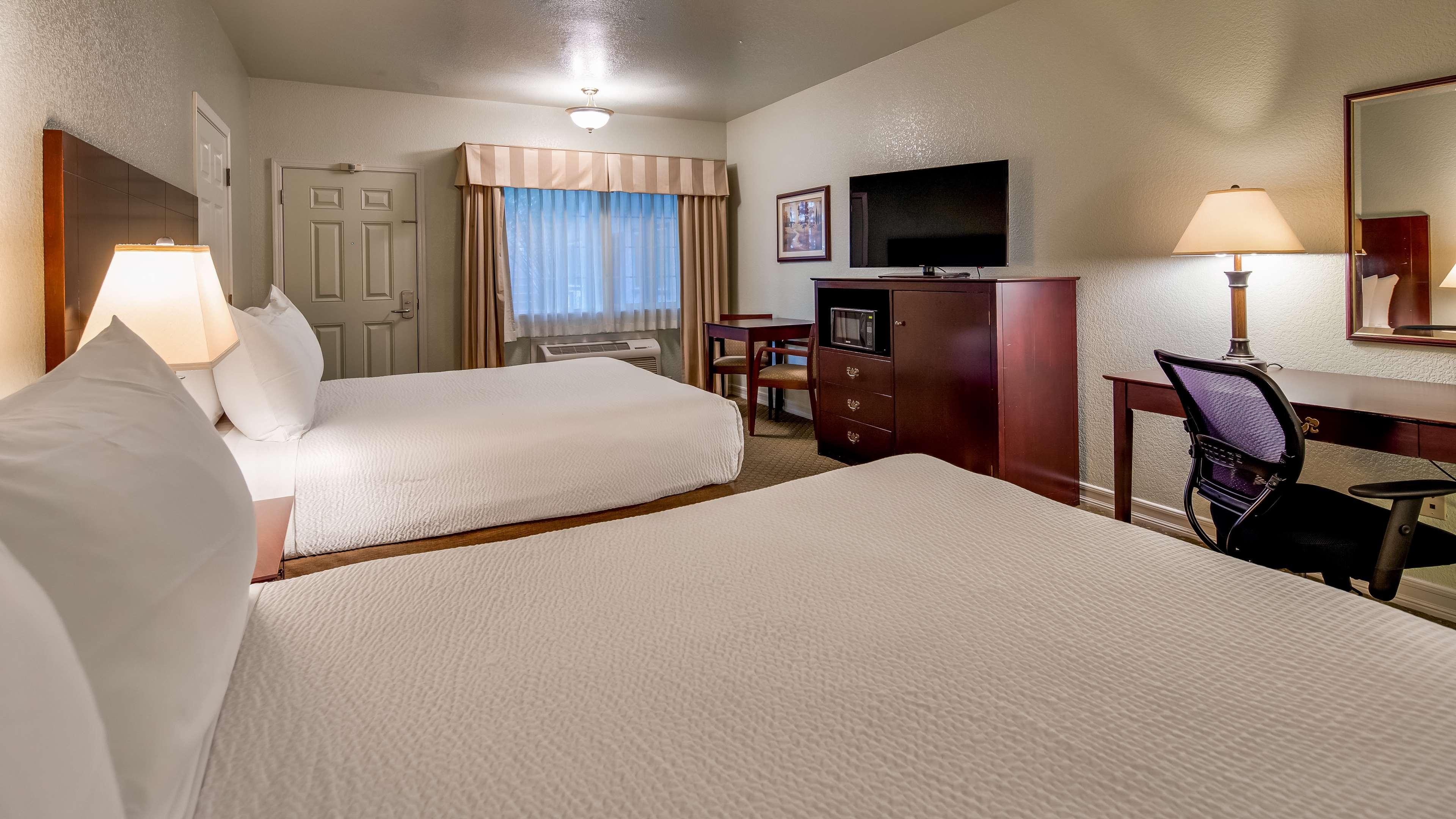 Best Western Plus Bayshore Inn Юрика Экстерьер фото