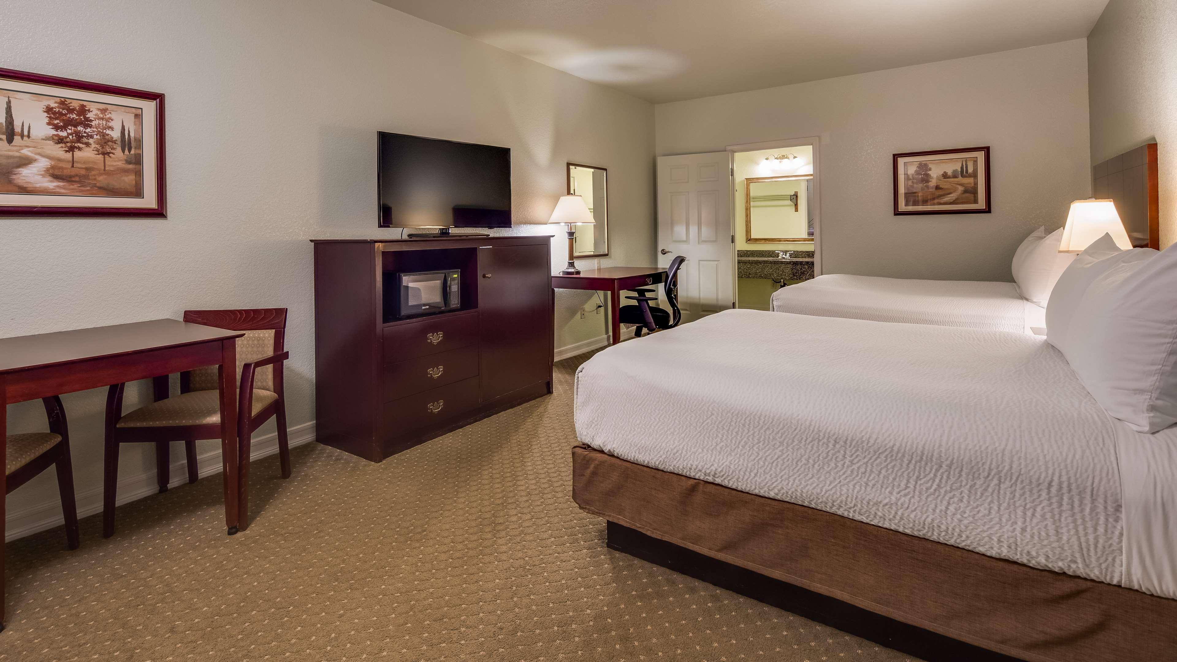 Best Western Plus Bayshore Inn Юрика Экстерьер фото